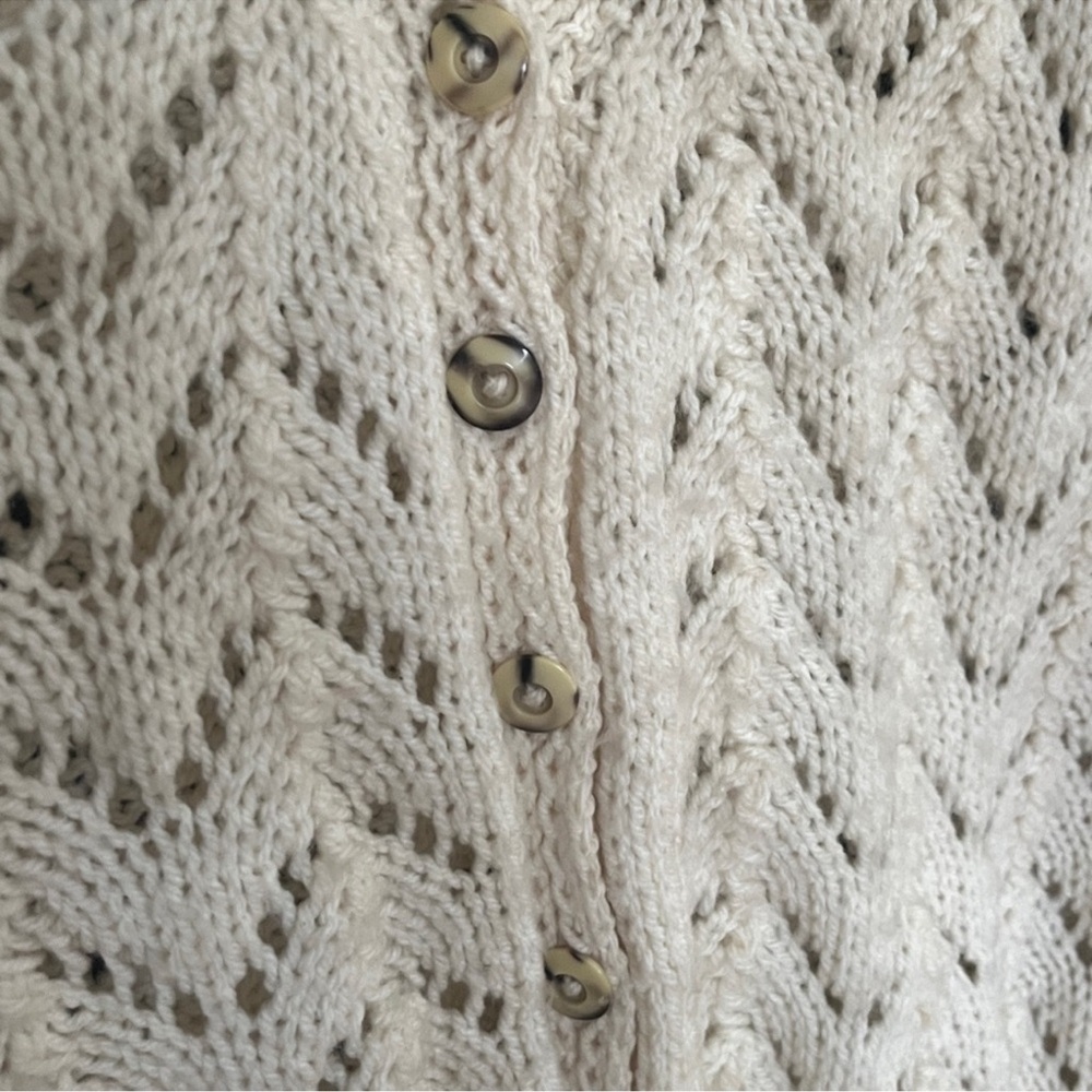 ✨ Soft and Cozy Hand Knit Cream Vintage Vest - Picture 2 of 7